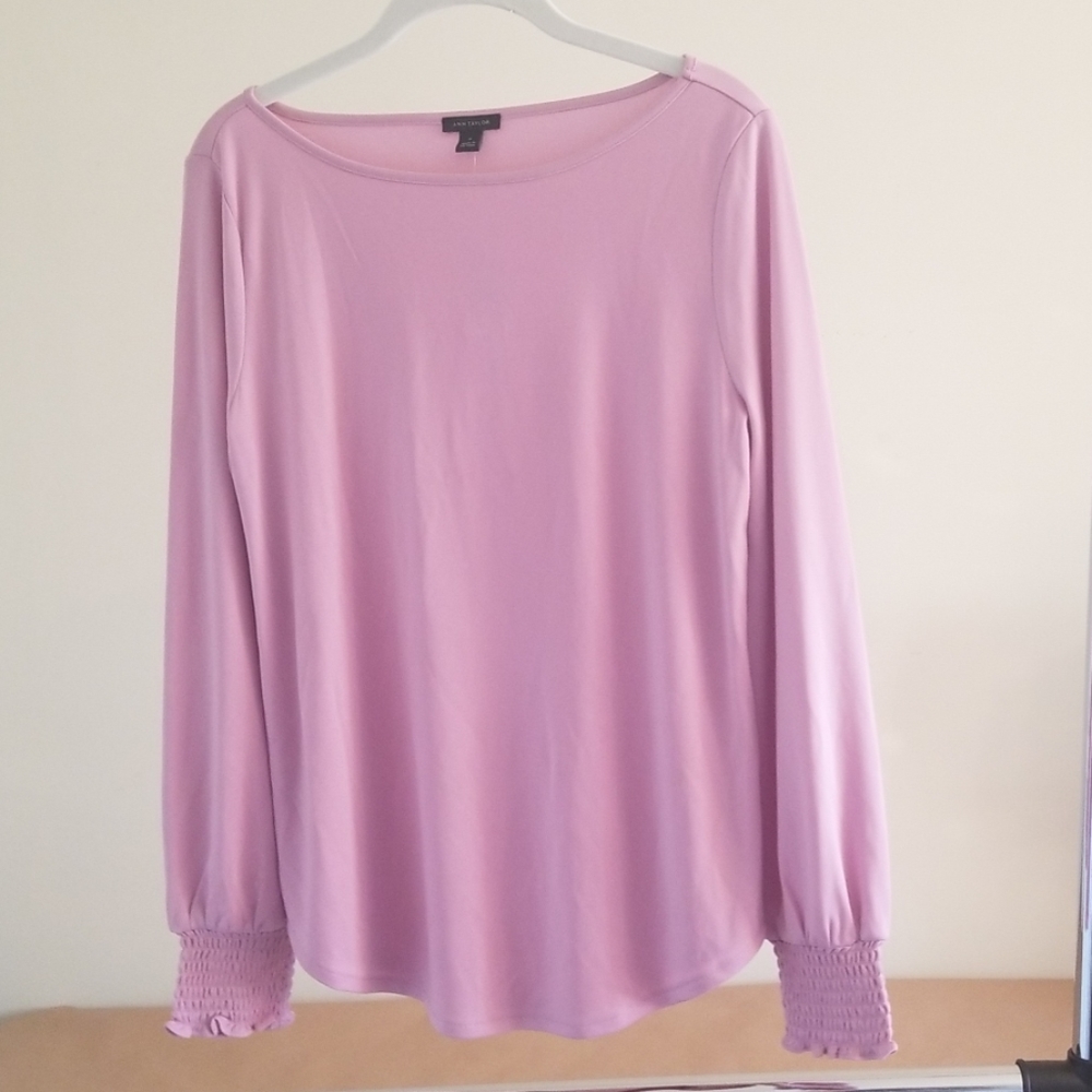 Ann Taylor women's top NWT size M.